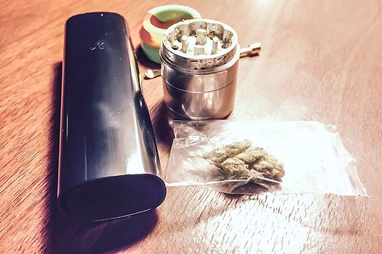 pax-3-front-plus-grinder-cannabis